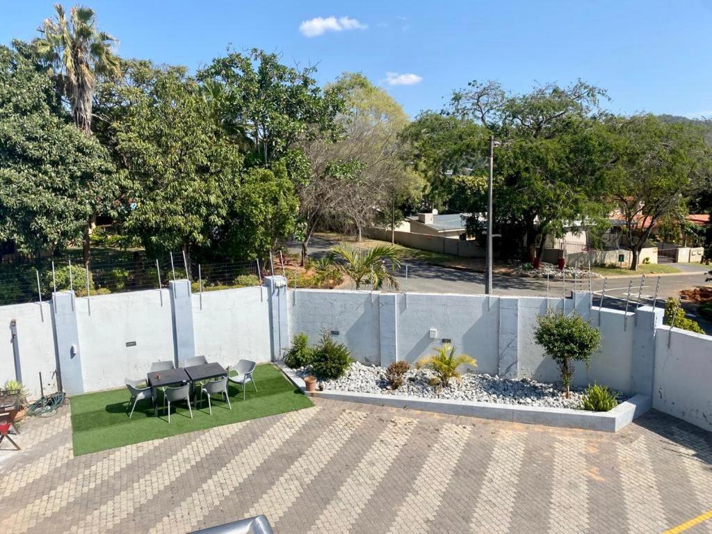 Aqua Stone Guest House Mbombela Exterior foto