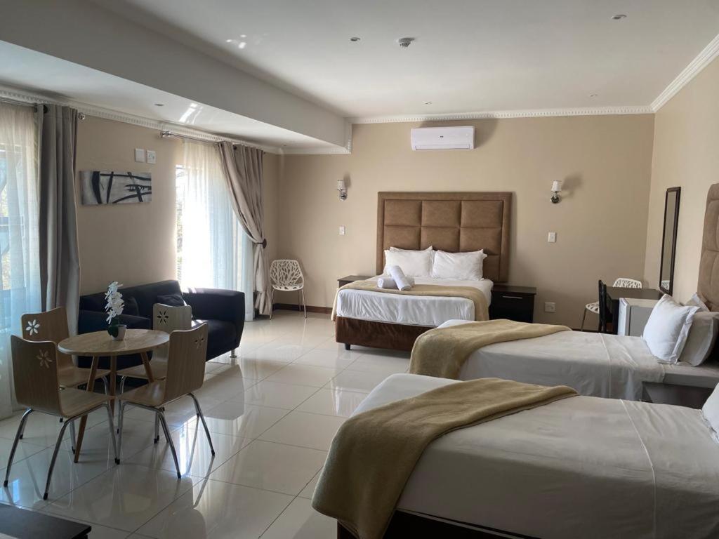 Aqua Stone Guest House Mbombela Exterior foto